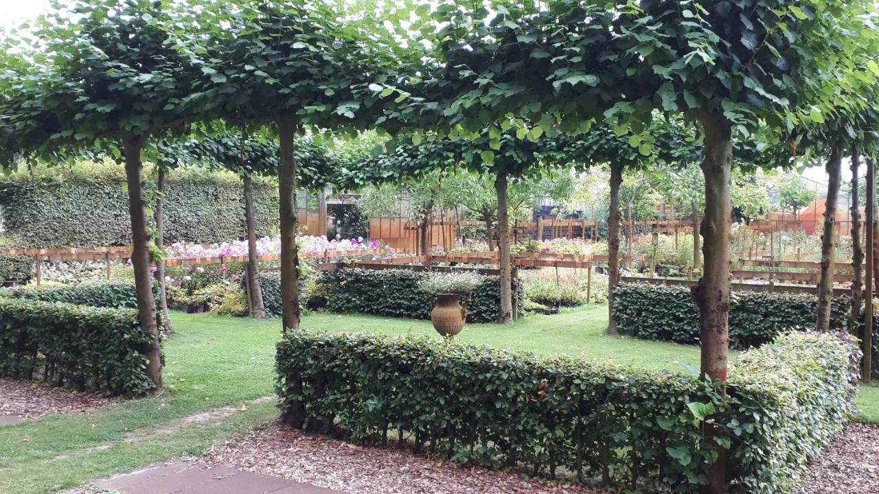 Pipowagen Overnachting Het Houten Huis Zaltbommel Extérieur photo