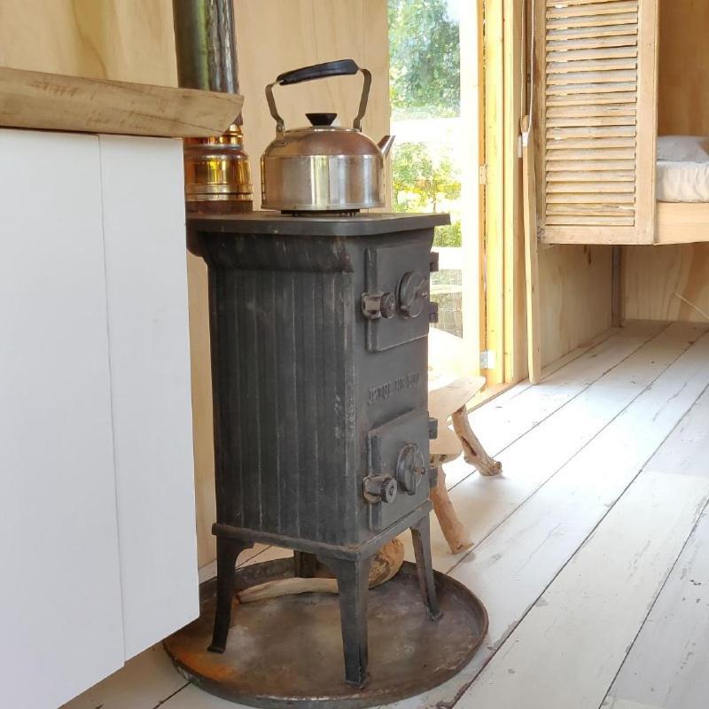 Pipowagen Overnachting Het Houten Huis Zaltbommel Extérieur photo